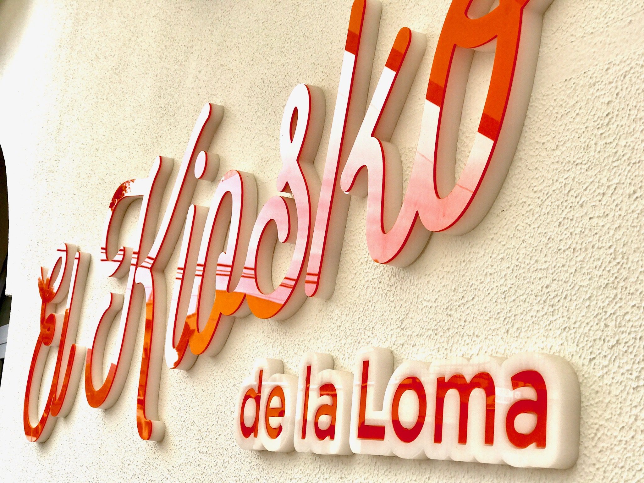 Logotec Letras corpóreas Málaga El kiosko