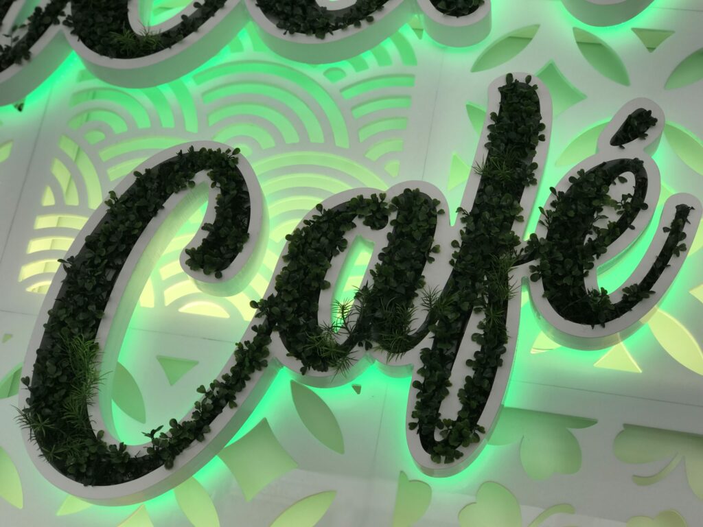 Logotec Interiorismo comercial Green Cafe
